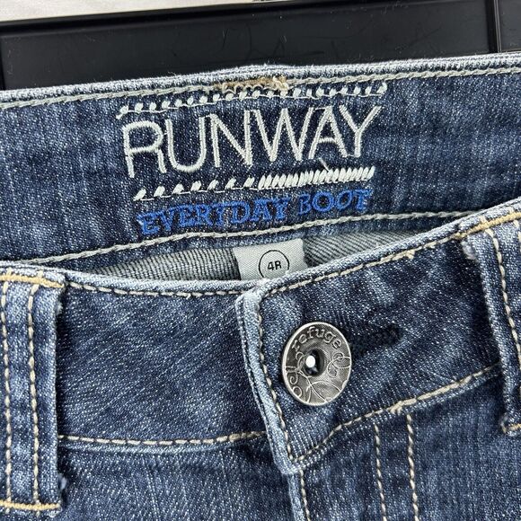 REFUGE RUNWAY Jeans 4R Everyday Boot Low Rise Distressed Whiskered Casual - Picture 5 of 16